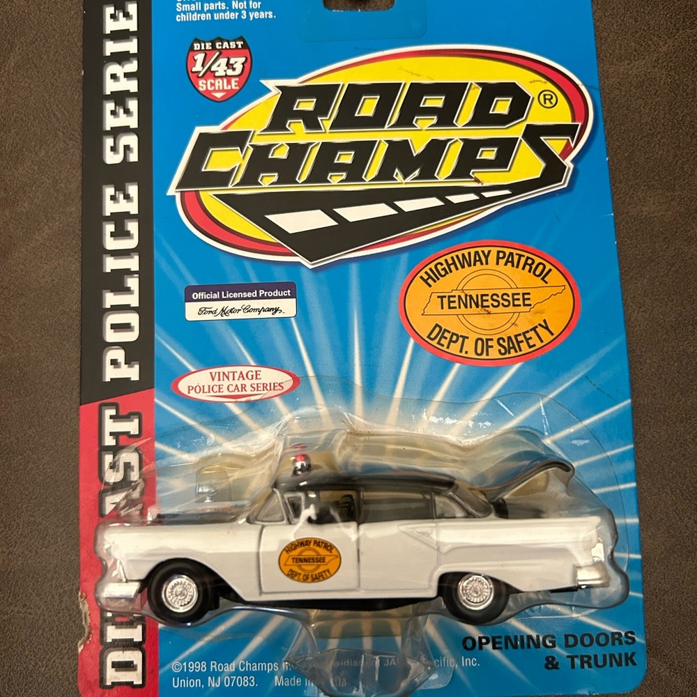 Road Champs Vintage Police Car Model - Picture 1 of 3
